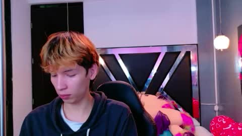 liam_green1 online show from February 14, 11:57 am