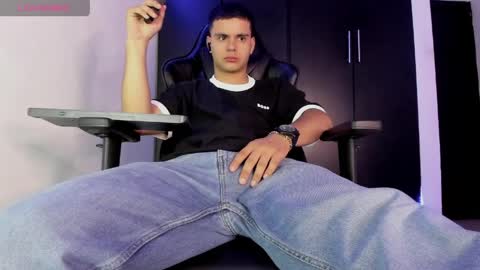 Liam online show from April 12, 10:30 am