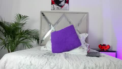 Call me Lian online show from March 30, 12:16 pm