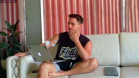 Liam online show from July 30, 9:48 pm