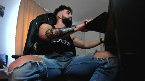 Liam online show from April 11, 7:45 am