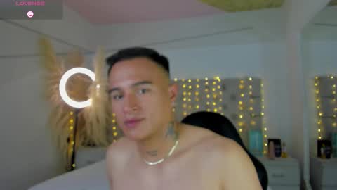 LiamDeep online show from December 18, 10:49 pm