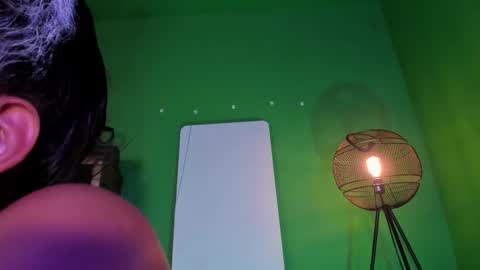 Liam online show from October 25, 7:30 am