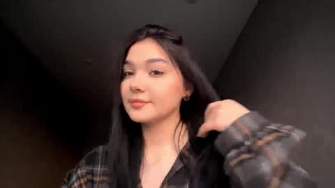 Anna online show from March 12, 2:21 pm