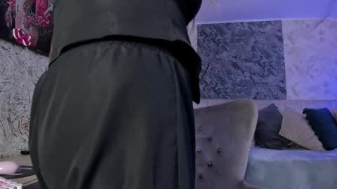 Lian online show from February 9, 7:27 pm