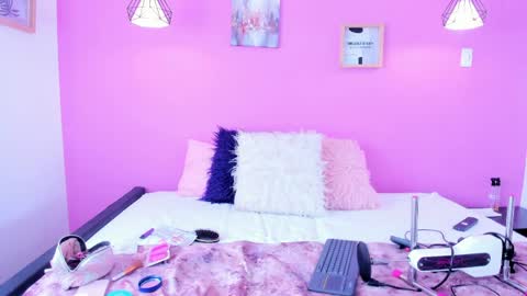 liapinket online show from April 12, 12:20 pm