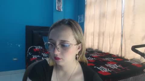 Lia Roberts online show from November 24, 12:15 pm