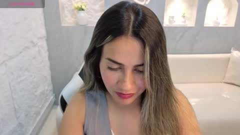 Snapshot of liat_white_tx chatting on September 29, 1:54 pm Online 800 to 1400 online show from September 29, 1:54 pm