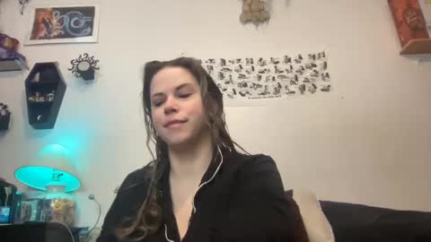 Libby Deetz online show from February 27, 10:11 am