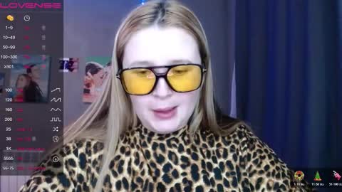 light_lunaa online show from November 19, 4:50 pm