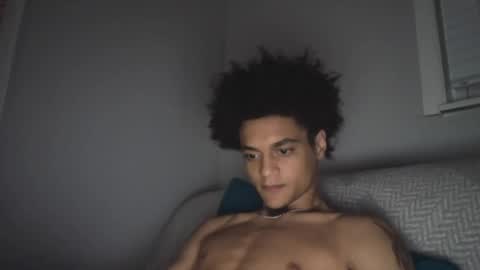 lightskinwithgirth online show from April 10, 6:52 am