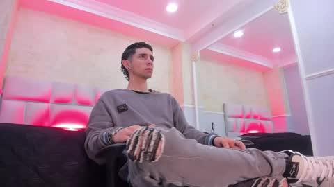 L I I A M online show from February 18, 4:15 am