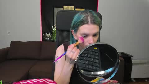 Snapshot of lika_haris chatting on September 21, 2:43 pm Lika online show from September 21, 2:43 pm