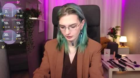 Snapshot of lika_haris chatting on October 2, 3:11 pm Lika online show from October 2, 3:11 pm
