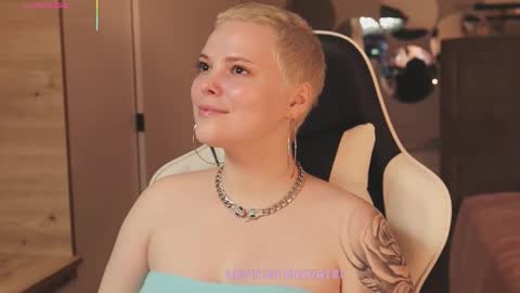 likaaberry online show from December 17, 3:30 pm