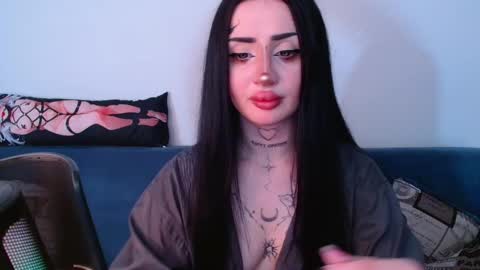 Snapshot of likaasun chatting on September 26, 11:57 pm Alisa tattogirl online show from September 26, 11:57 pm