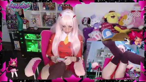 LikeMyAshe online show from November 22, 7:51 am