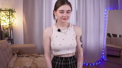 Mia online show from April 5, 6:54 am