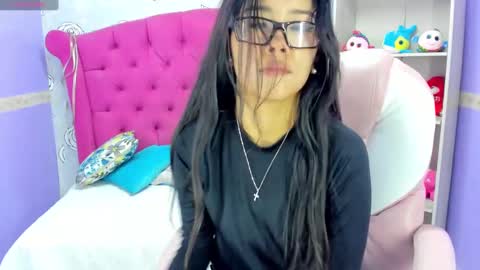 Snapshot of lil_cey chatting on February 13, 6:05 pm Lili Cey online show from February 13, 6:05 pm