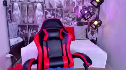 Snapshot of lil_cey chatting on September 19, 8:01 pm Lili Cey online show from September 19, 8:01 pm