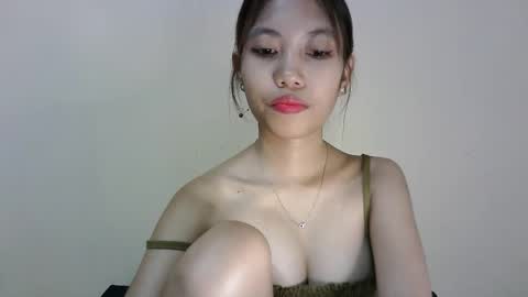 Snapshot of lil_jane21 chatting on October 16, 5:23 pm lil_jane21 online show from October 16, 5:23 pm