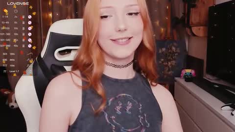 Snapshot of lil_pumpkinpie chatting on October 14, 1:36 pm Val online show from October 14, 1:36 pm