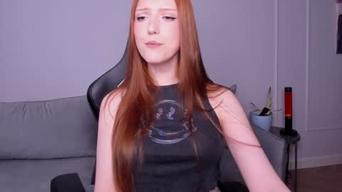 Snapshot of lil_pumpkinpie chatting on January 19, 11:12 am Val online show from January 19, 11:12 am