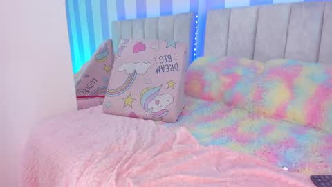 Snapshot of lila_rush_ chatting on February 20, 12:30 am Lila online show from February 20, 12:30 am