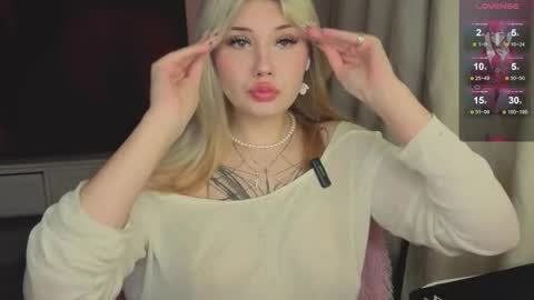 Snapshot of lilhornyprincess chatting on October 15, 6:53 pm Nika and Lori online show from October 15, 6:53 pm