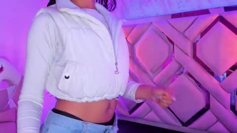 lili_evanss online show from October 25, 1:33 pm