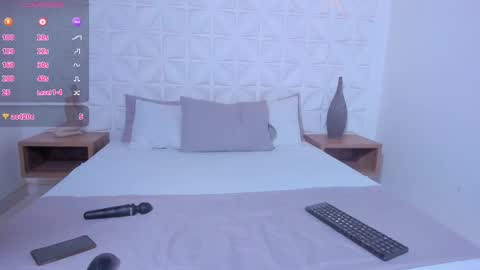 Snapshot of lili_mccormick chatting on February 12, 4:44 am SALOME online show from February 12, 4:44 am