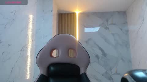 lili_mint_tf online show from March 6, 8:19 pm