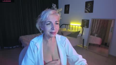 Lilia online show from October 17, 1:15 pm