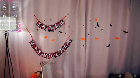 Lilian online show from October 12, 7:34 am