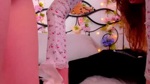 hi guys Im new here Im 18 years oldIve never had sex online show from February 8, 1:44 pm