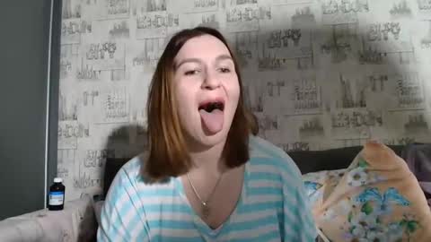 liliawoolf online show from September 18, 6:23 pm