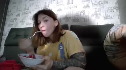 liliawoolf online show from November 4, 7:10 am