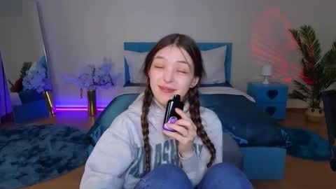 Lili Bakery online show from March 17, 5:45 am