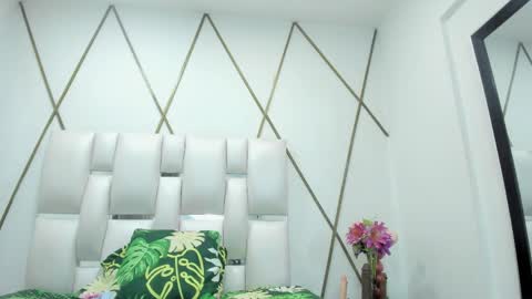 LIli cameron  online show from March 30, 11:54 am