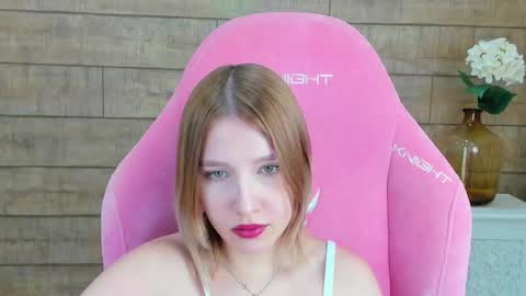 Snapshot of lililinn chatting on September 22, 5:00 am LiliLinn online show from September 22, 5:00 am
