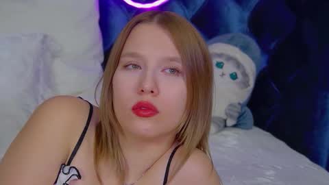 LiliLinn online show from November 22, 6:34 am