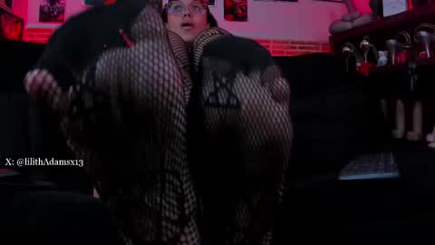 Snapshot of lilith_deveraux_ chatting on October 6, 2:24 pm MISTRESS LILITH online show from October 6, 2:24 pm