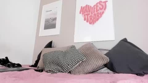 Lili  online show from March 20, 11:59 am