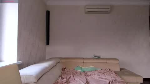 Snapshot of lilith_lutherlow chatting on February 14, 12:25 pm lilith online show from February 14, 12:25 pm