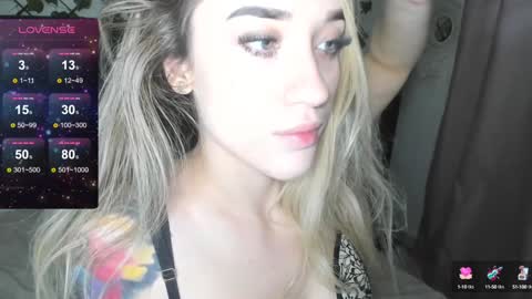 Lilith Parker online show from December 6, 8:01 pm