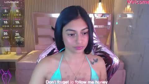 Snapshot of lilith_petit_sub chatting on February 19, 2:22 pm Lilith online show from February 19, 2:22 pm