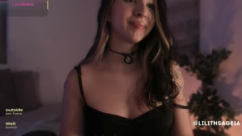 lilith_sage_ online show from October 26, 12:39 pm