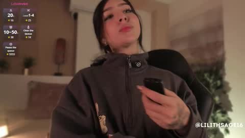 lilith_sage_ online show from November 17, 11:24 am