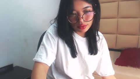 Snapshot of lilith_sexy19 chatting on October 1, 7:02 pm Lilith online show from October 1, 7:02 pm