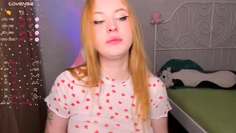 Melanie online show from November 16, 5:37 pm